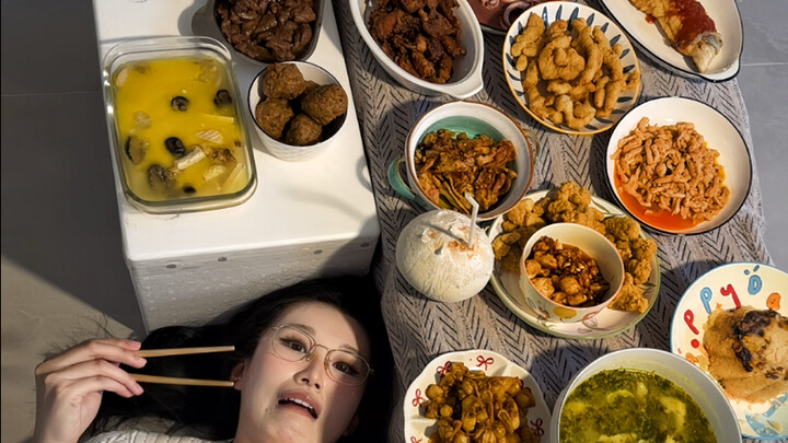 Mua cả bàn cỗ Tết sẵn với hơn 300 tệ…