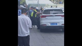 Pusat Keberuntungan Distrik Qindu Kota Xianyang, dilaporkan karena ngebut...