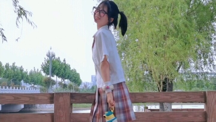 She is so ordinary but so confident. Kaai くてごめん (I'm so sorry for being so cute) (It's 2023, why are