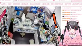 韩国小恶魔看被喵星人打的嗷嗷叫的大叔
