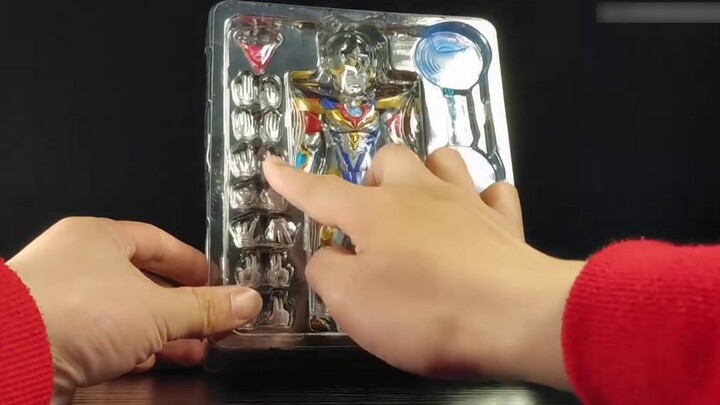 Watch all the Ultraman Zeta forms in SHF in one go. Call out his name! Ultraman Zeta, Zeta Original,