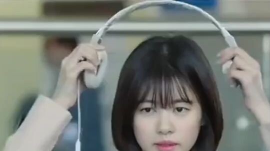 gadis NegrI pLASt1k sedang mEndENGaRKaN lAGu sopiet.. wow!!☝️☝️☝️😱😱😱