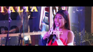 Iba talaga ang talent ni Kiara sa pagkanta! 1st song pa lang yan! 🎤💛 @ Fila Italia Launch