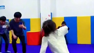 wow very nice girl in acro♥️🥰🥰🥰