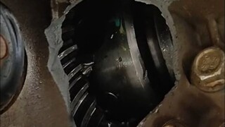The outrageous fault encountered by the auto mechanic, the customer said the chassis made an abnorma