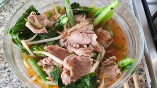 กินเกาเหลาหมูแซ่บๆจร้า