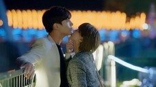 Cinderella teases the president, but is kissed by him the next second. How romantic!