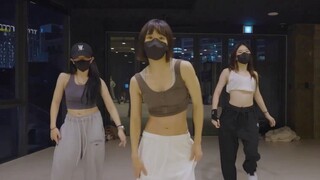 【甜美女神May J Lee】尝试全新风格编舞Afro风单曲Love Nwantiti