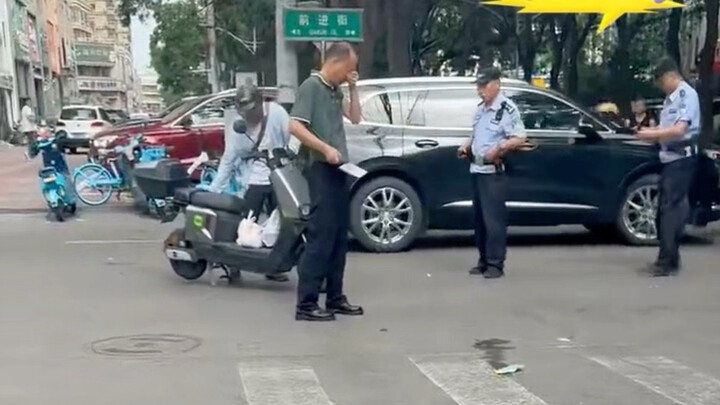 Một bình xịt cảnh sát nhỏ bé có sức công phá đến đâu? Cảnh sát vừa xịt một phát, tên tội phạm lập tứ