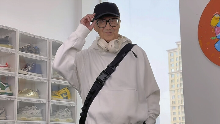 OOTD: Phong cách áo hoodie ngày xuân của ông nội 87 tuổi
