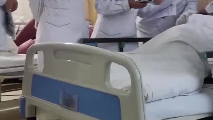 Mengira itu eksploitasi dari atasan, ternyata justru kebaikan dari semua orang Cr: He Bao Yuan Yuan