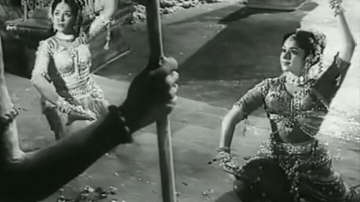 The Snow Mountain Goddess and the Ganges Goddess Dance to Win Shiva’s Favor