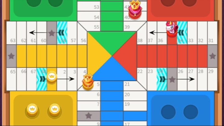 Playing Ludo/Parchis
