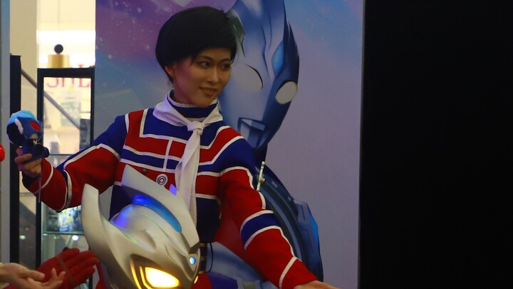 Màn tập luyện ánh sáng bùng nổ đã vô tình bị chính mục tiêu bắt được