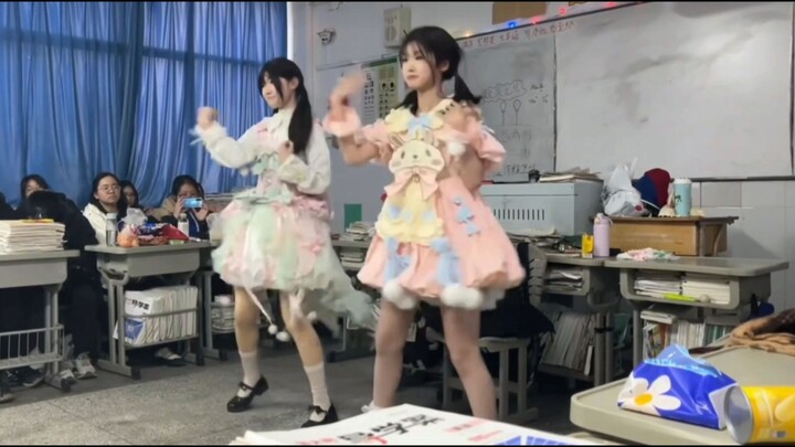 Domestic All-Girl High School: “Youth Is Truly Wonderful” New Year’s Gala | High School Girls | Danc