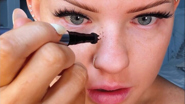 Overseas Influencer Marketing | Check Out This Overseas Beauty Blogger’s Review of the “Freckle Stam