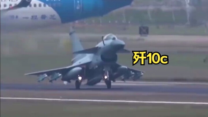 في البيت يمكنك تسميتي شياو شي، لكن لما نخرج ماذا يجب أن تسميني؟ أجبني!