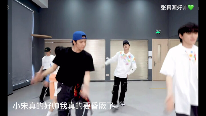 听说遇到小宋的女人都会川剧变脸！也就是说！真的爱死了！！那种感觉谁懂家人们！！！