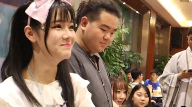 Đời sống|Cosplay|Video hài hước của chàng trai giả nữ
