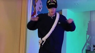 【帅气的舞姿】王一博的这支舞是真的帅~