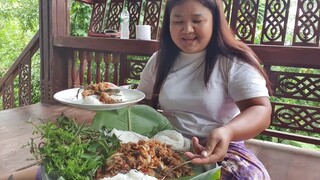 กินตำกุ้งสดเผ็ดเวอร์แซ่บๆค่ะ