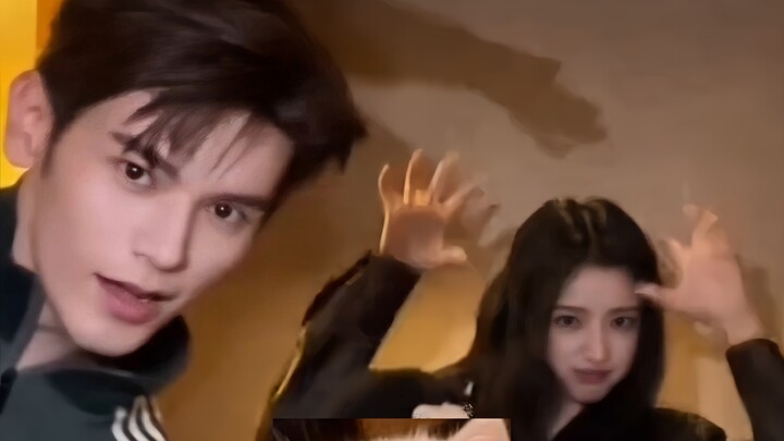 【Huang Yi × Yao Chi】Laporan!! Dua “ahli akademik” yang cerdas ini ketahuan terus-terusan diam-diam m