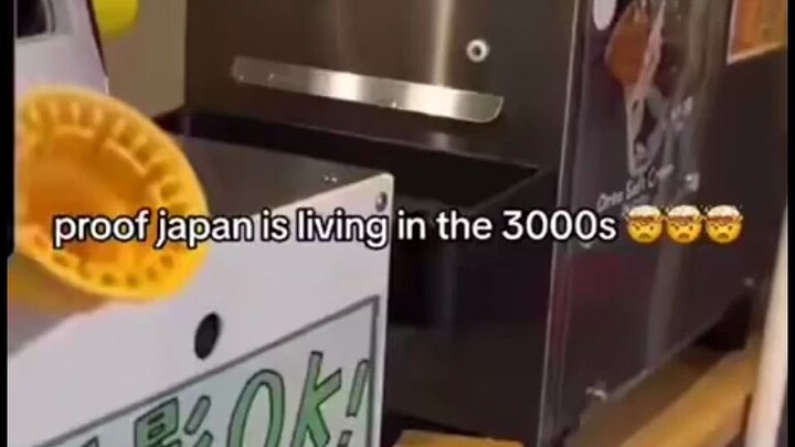 Robot es krim yang sangat cerdas dari Jepang