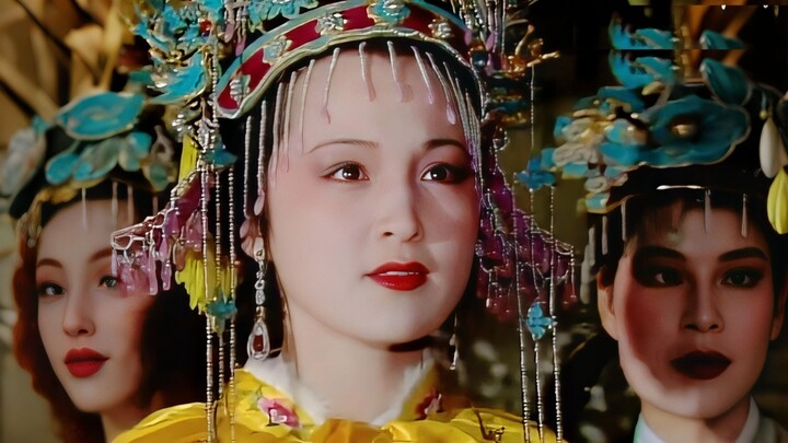 Hilarious—back then, Yuan Chun was a noble consort; now she’s a grand imperial consort!