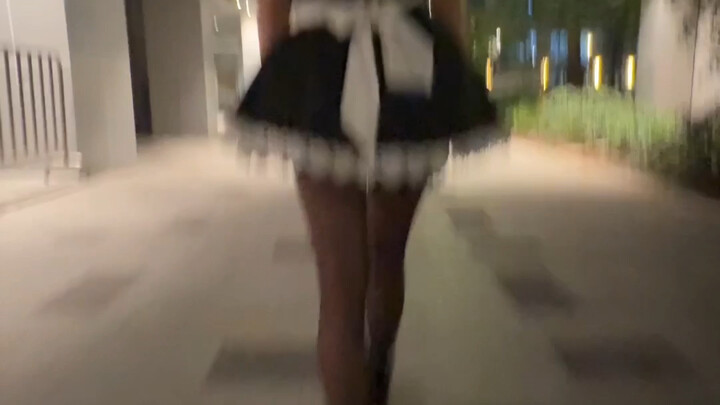 มุมมองบุคคลที่หนึ่งเมื่อถูกสาวน้อยสวยๆ ตามติด