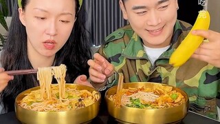 #บะหมี่หอยโข่ง วันนี้ได้กินอิ่มสักที ปัจจุบันหัวของปินปินยังคงรู้สึกมึนๆ! #อาหารสำเร็จรูปอร่อยๆ #กิน