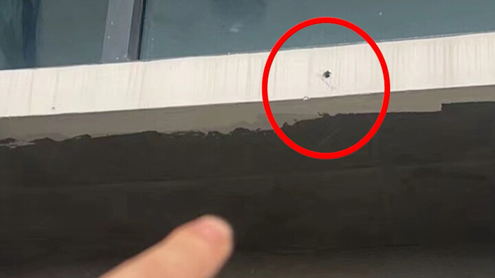 空调师傅11楼坠亡，双挂点全部失效。