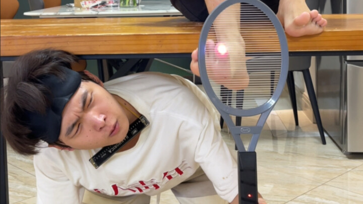 Hurry up and call your friends to watch the under-the-table foot-grabbing challenge!