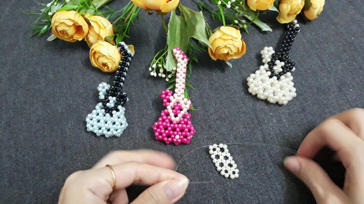 beaded guitar#Perlengitarre # gitar manik# Kết cườm cây đàn guitar làm móc treo chìa khoá