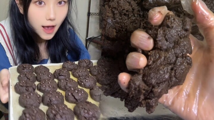 Just another mission from Big Bro Admiral. Hurry up and come in, it’s time to eat!💩🦟