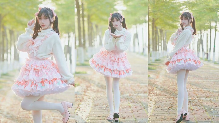 ♥I must be strawberry flavored since I’m so cuteฅ( ̳• ◡ • ̳)ฅ
