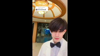 เเอบเห็นหน้าพี่ผมชมพูอยู่นะ😂