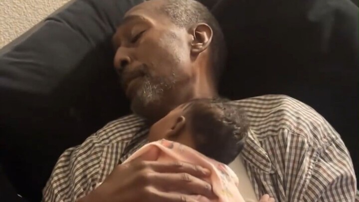 Who says there’s no special bond between grandparents and grandchildren abroad?