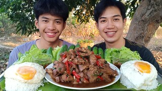 กะเพราตับไก่ ข้าวไข่ดาวพร้อมพริกนํ้าปลา เมนูง่ายแต่อร่อยมาก