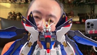 Lao Sheng thử 69 Bandai MG tấn công tự do