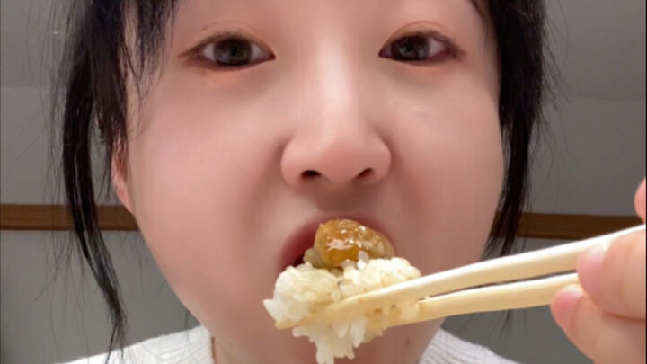 Người Nhật cố gắng đến mức nào để bạn biết mình ăn nhiều cỡ nào～