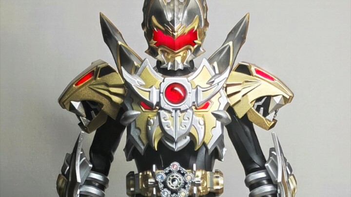 Add a leather suit to the Armor Soul Emperor and say goodbye to the big thick hips