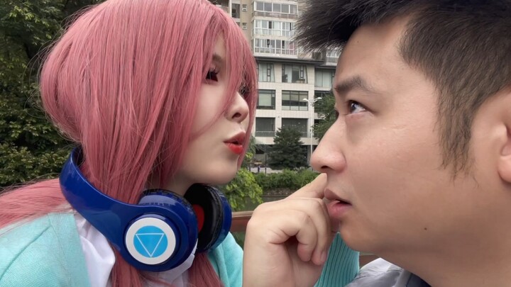 Gió quá mạnh, cát bay vào mắt rồi, Sanji lại làm thế này!