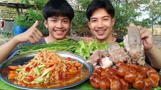 ส้มตำโคราช กับลิ้นหมูนึ่งนุ่มๆพร้อมไส้กรอกอิสานย่าง มาแซ่บๆด้วยกันนะครับ.