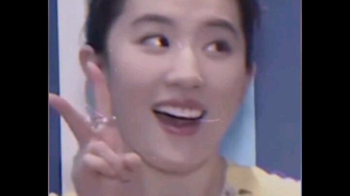 【Lưu Diệc Phi】Cười chết mất thôi, đây chính là bộ dạng thật của tiên nữ sao