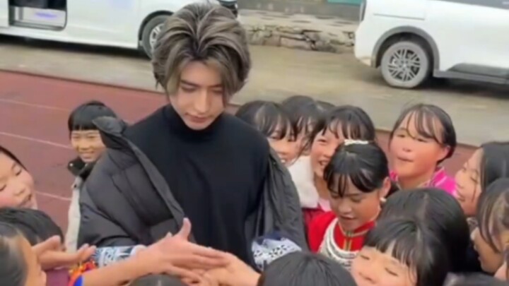 Brother Chicken pulled off another classic “old-man shoulder trick,” trying to show off his Iron Mou