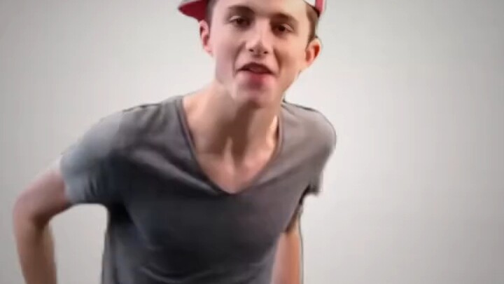 Li Sang Al-Ghaib is counting the number of Freman warriors.