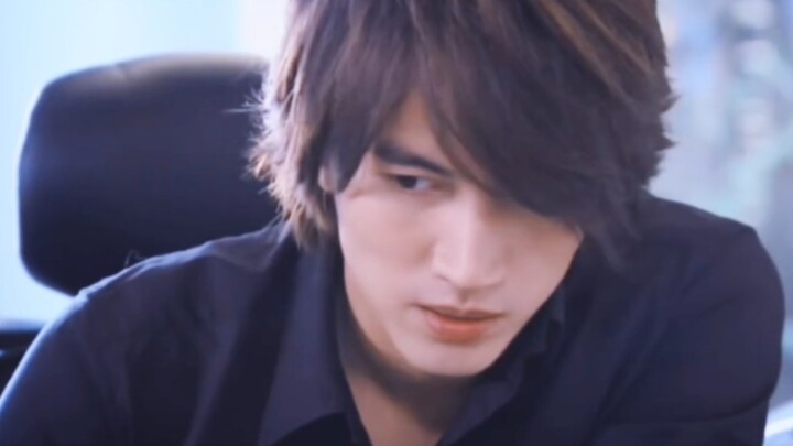 This is the male lead of the idol drama back then, every frame is a beautiful attack~