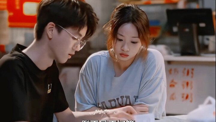 Vô tình, Anh Dĩ đã yêu thích Trần Giai Kiều lúc nào không hay, thậm chí còn lén tặng cô quà. Xem ra 