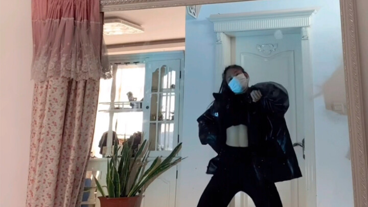 Lisa and Cardi B's money clips were edited together. The sun is shining again these days. Hehe 👔AHPH