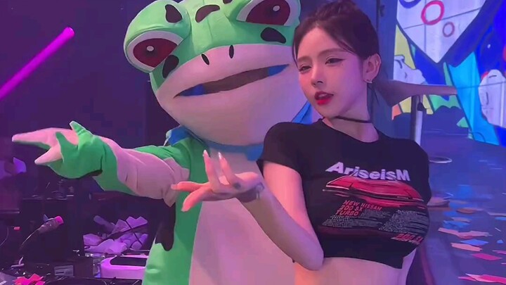 Today’s Female Guest (263)